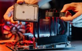 Czym jest dysk SSD? Jak działa? Czym się r&oacute;żni od HDD?